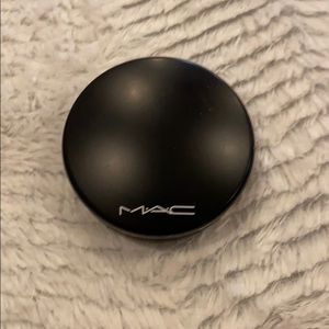 Mac light plus mineralize skinfinish natural